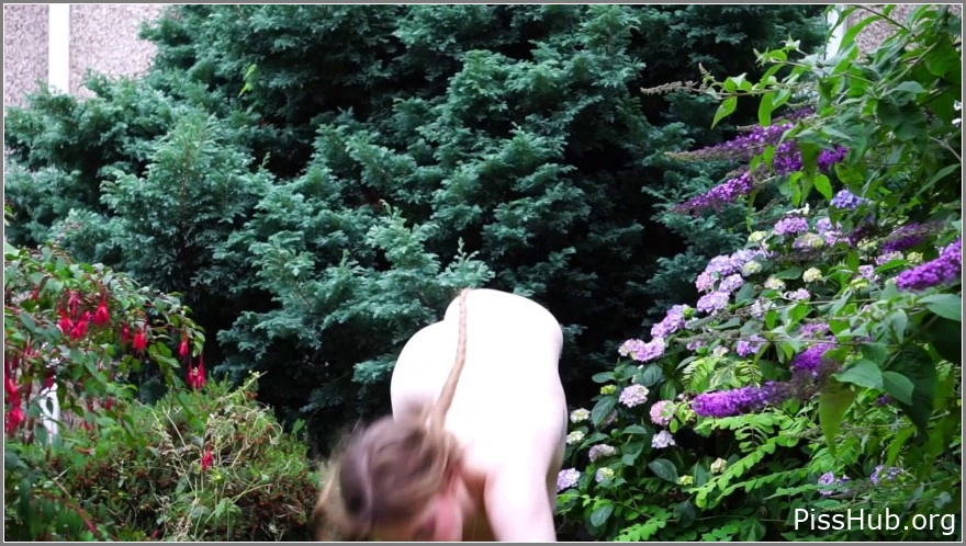 Longhairluna - Outdoor Pee Cartwheels 2025, MPEG-4, 192 MB
