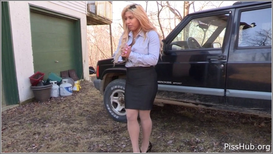 She Lost Control - Desiree Delayed, Desiree Lopez, MPEG-4 (273 MB | 2025) (mouth pee)