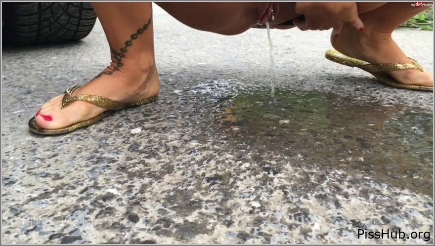 Toilet Tease Moment - My First Public Piss, Fitness-Maus, 2025 pee clip