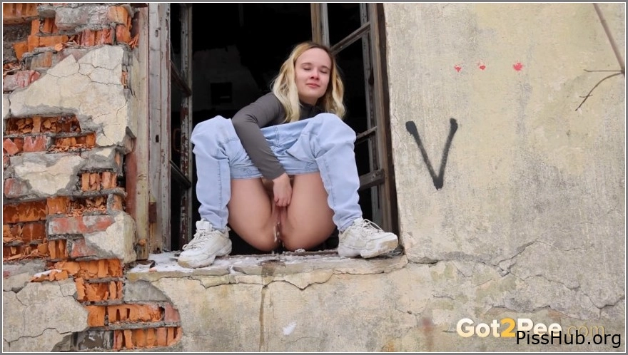 Dirty Restroom - Window for piss relief, Lolipop, 2025 pee noise