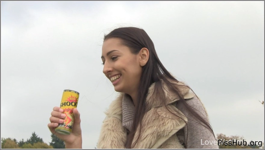 Sexy Toilet Spy - Naomi, Broken Toilet Door Lock, MPEG-4 (873 MB | 2025) (free pee)