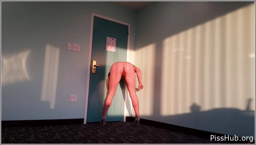 Wet and Naked - Hotel Floor Pee And Cum, Candiecane, MPEG-4 (116 MB | 2025) (thick piss)