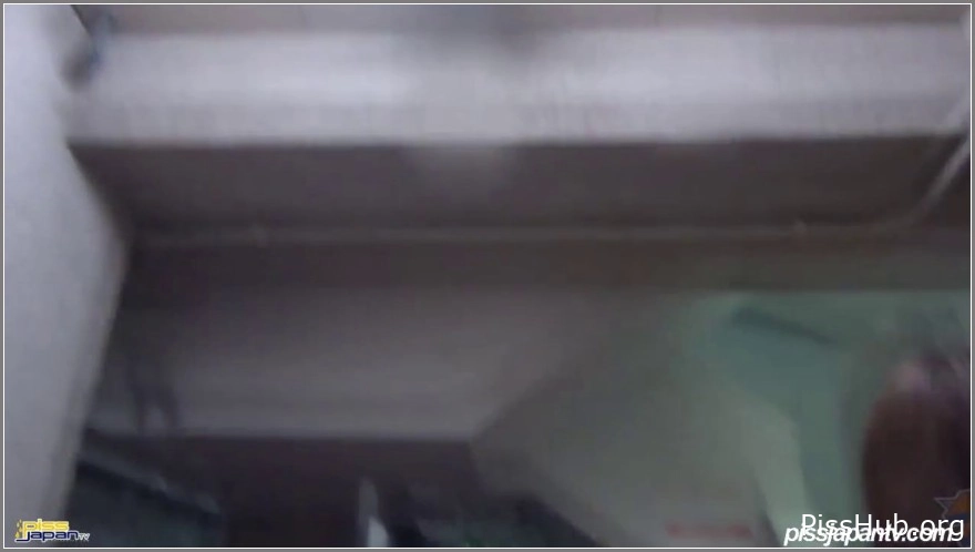 Hot Urine Clip - Golden Rain In Rainy Day, MPEG-4 (411 MB | 2025) (amateur bladder control)