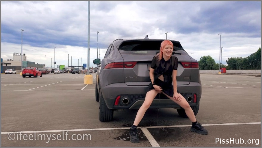 Lucy P - Pee Break 0156
