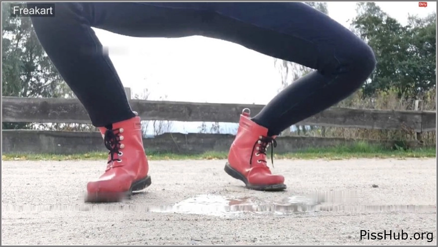 She's About to Pee - Desperate to pee while going for a walk, Freakart, 2025 Toilet Paper Toy