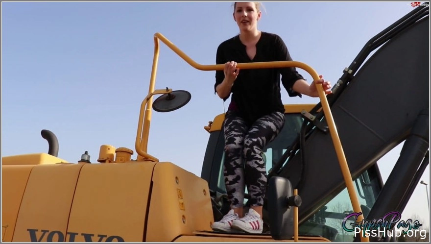 Big Stream - Pissing, Tina Gold, 2025 pissing tease touch